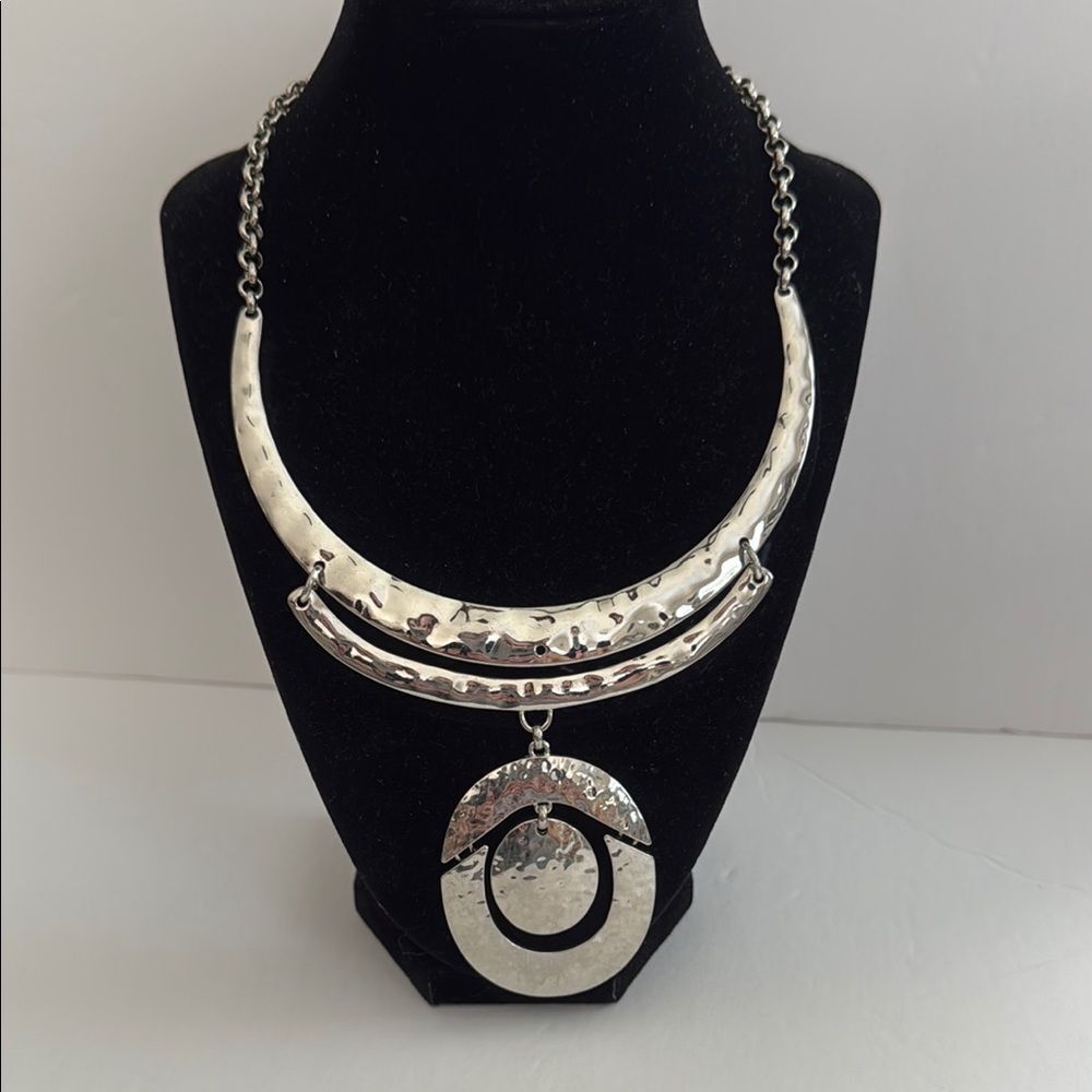 New Chico’s Silver Hammered Necklace